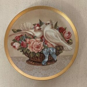 Gloria Vanderbilt Romance in Bloom Plate